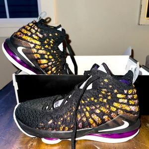 Nike Lebron XVII size 6.5 Y